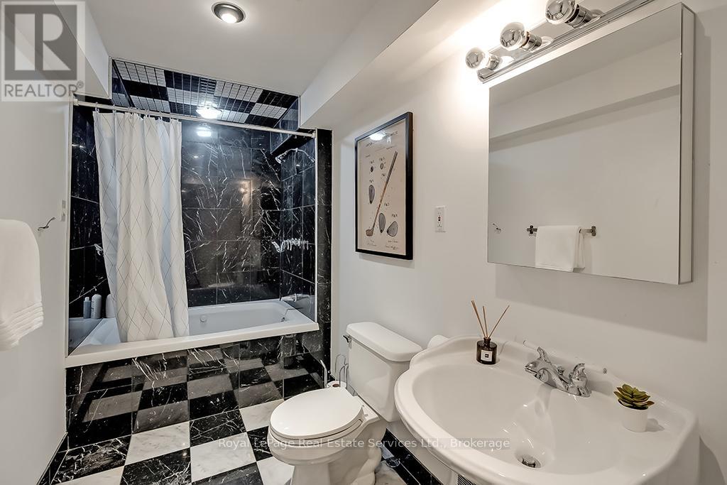 2101 Grosvenor Street, Oakville, Ontario  L6H 4N1 - Photo 41 - W12357811