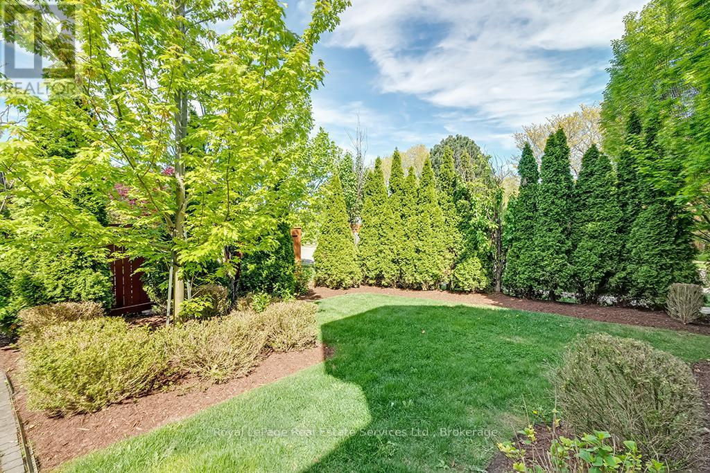 2101 Grosvenor Street, Oakville, Ontario  L6H 4N1 - Photo 48 - W12357811
