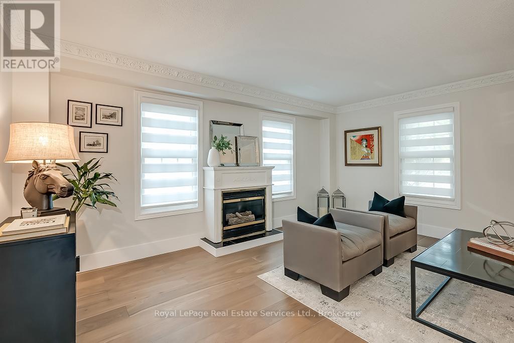 2101 Grosvenor Street, Oakville, Ontario  L6H 4N1 - Photo 8 - W12357811