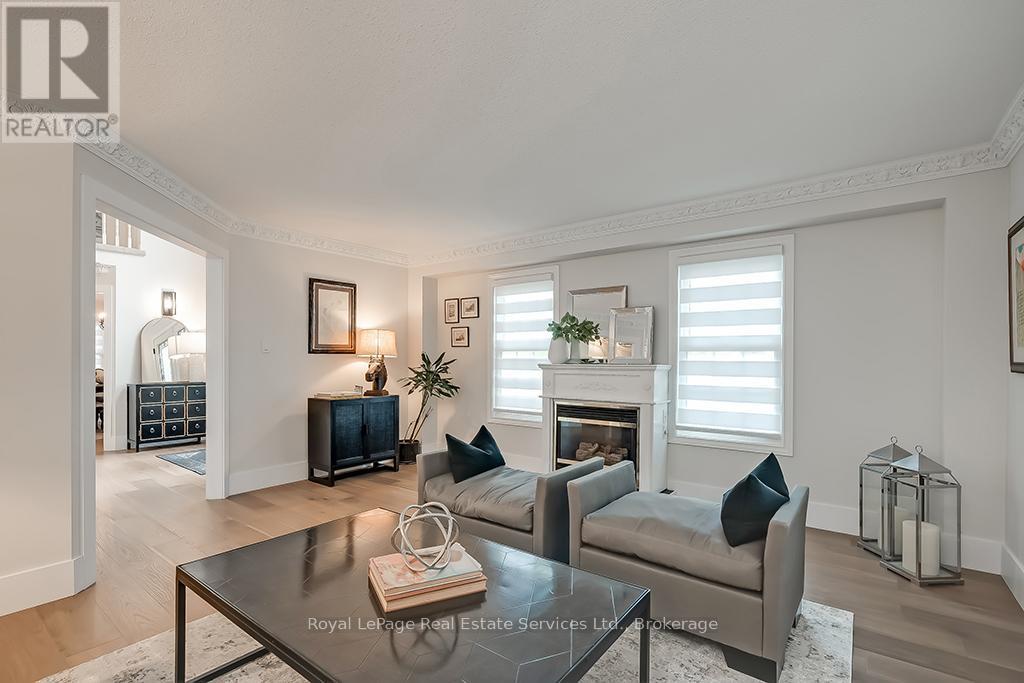 2101 Grosvenor Street, Oakville, Ontario  L6H 4N1 - Photo 9 - W12357811