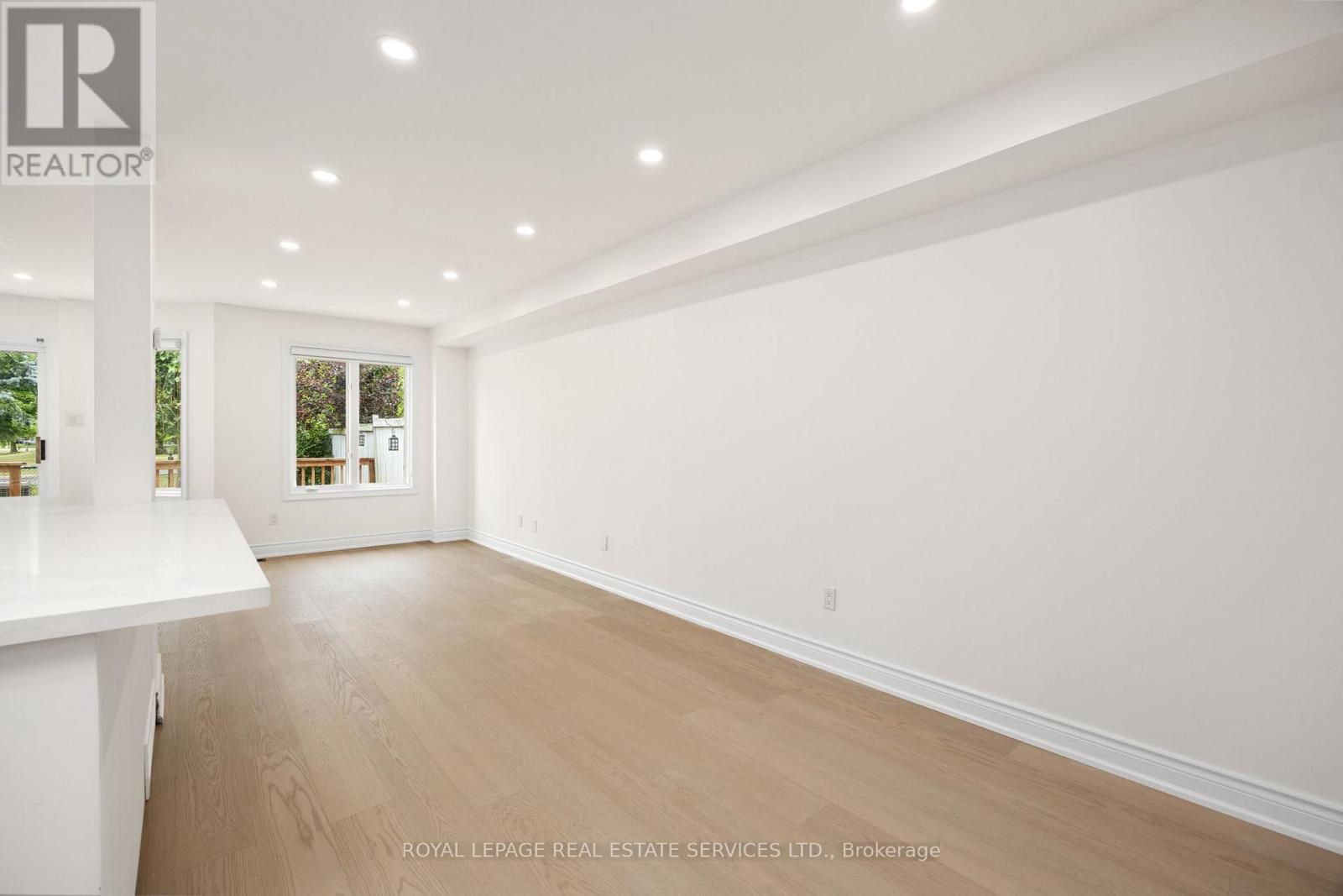 1130 Westview Terrace, Oakville, Ontario  L6M 3M1 - Photo 11 - W12357725
