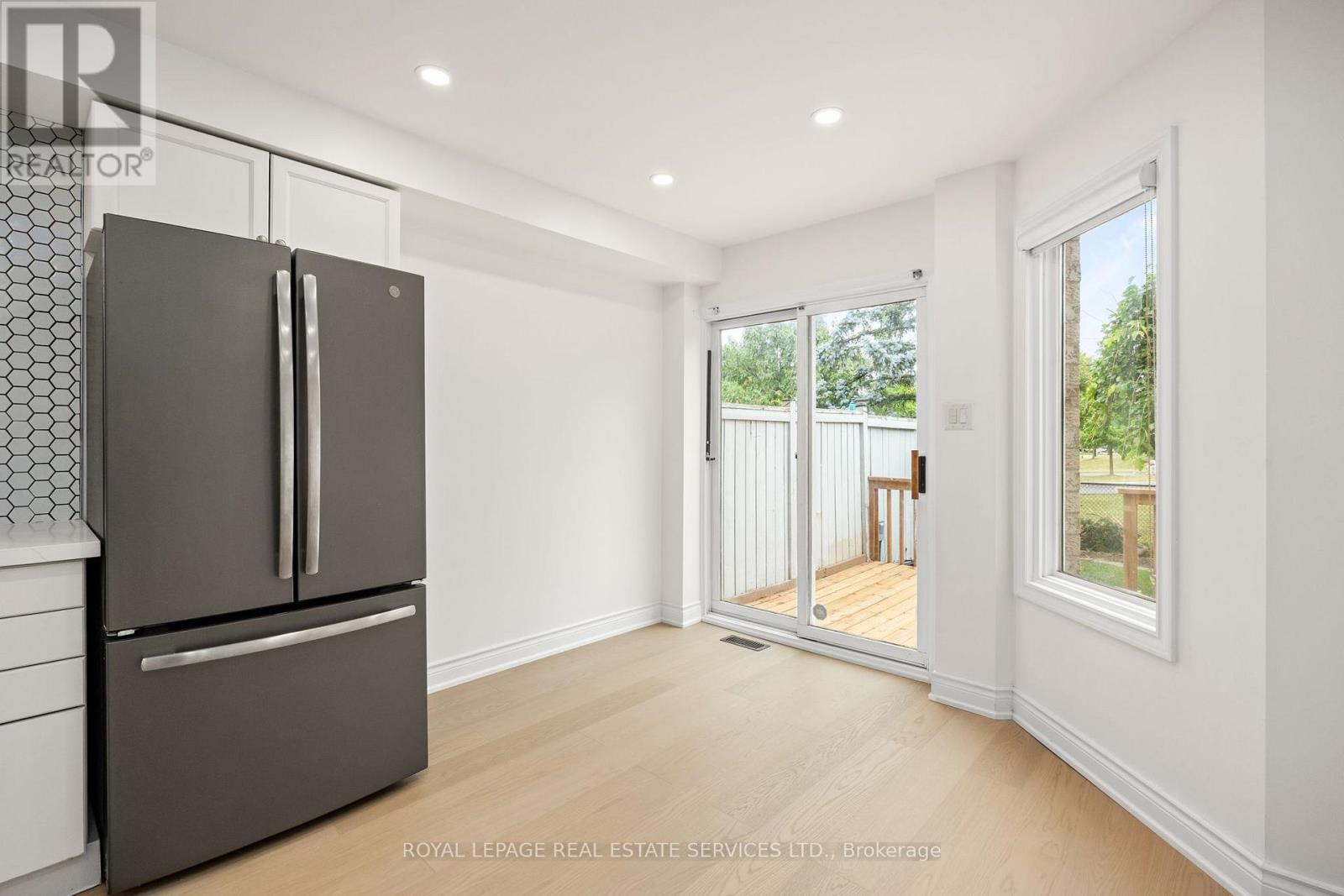 1130 Westview Terrace, Oakville, Ontario  L6M 3M1 - Photo 13 - W12357725