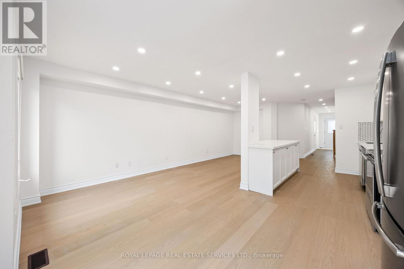1130 Westview Terrace, Oakville, Ontario  L6M 3M1 - Photo 14 - W12357725