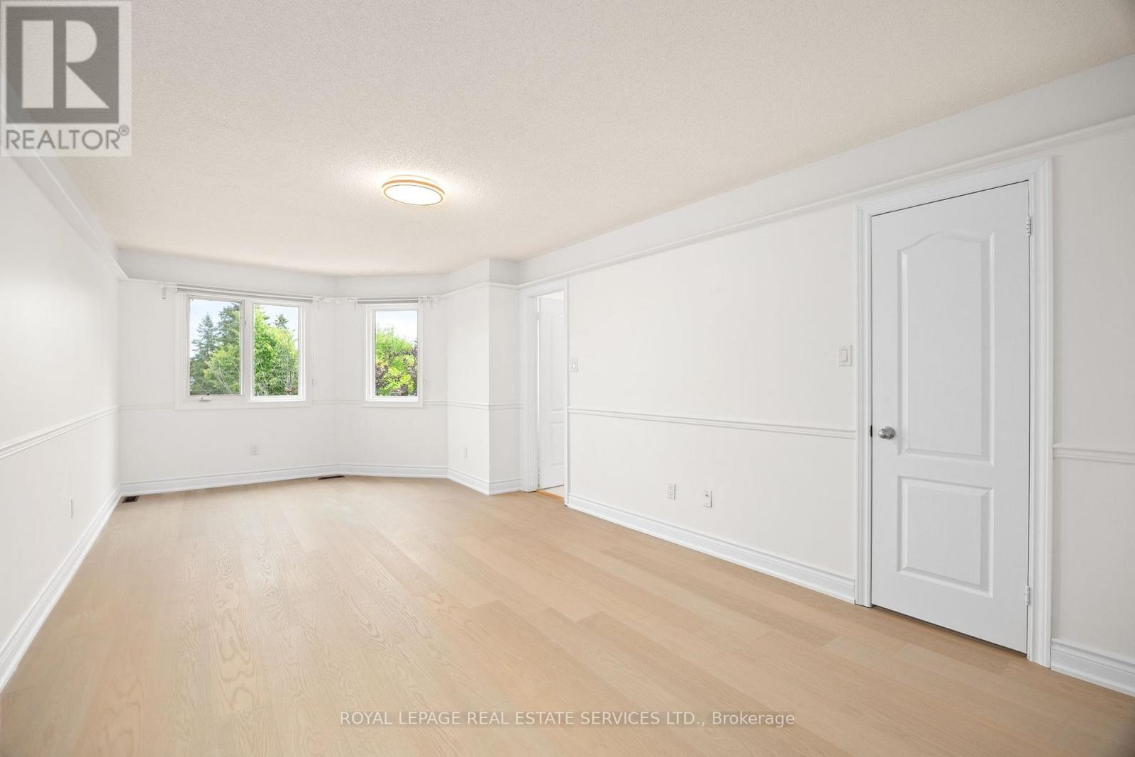 1130 Westview Terrace, Oakville, Ontario  L6M 3M1 - Photo 17 - W12357725