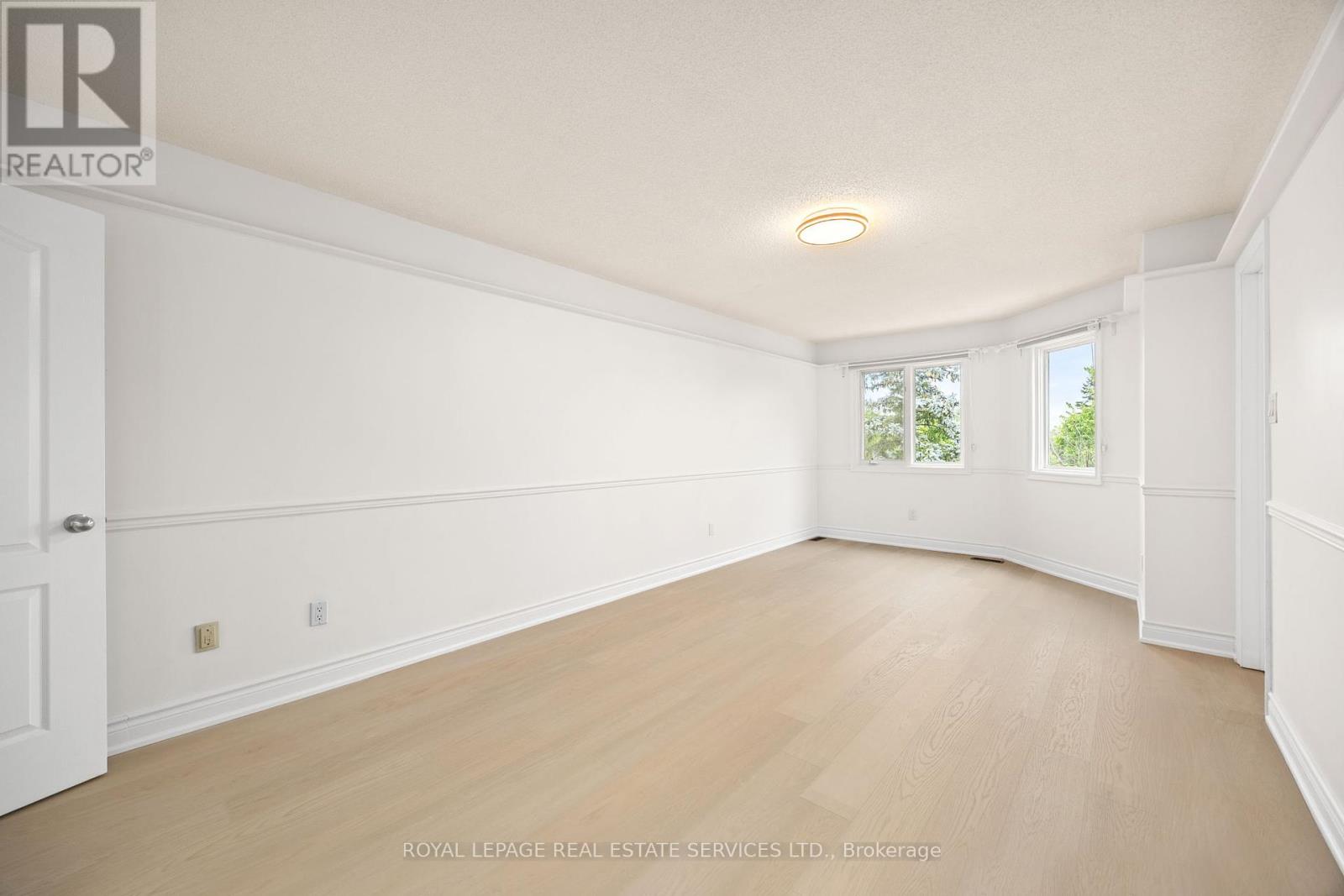 1130 Westview Terrace, Oakville, Ontario  L6M 3M1 - Photo 18 - W12357725