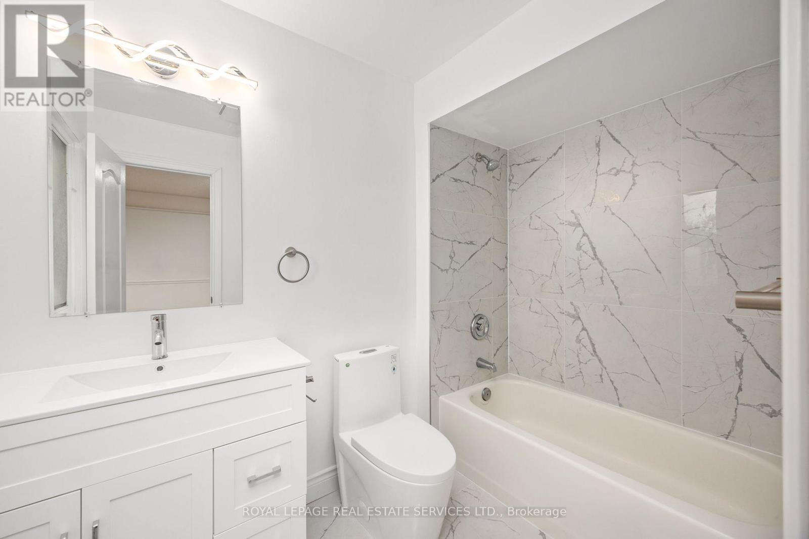 1130 Westview Terrace, Oakville, Ontario  L6M 3M1 - Photo 19 - W12357725
