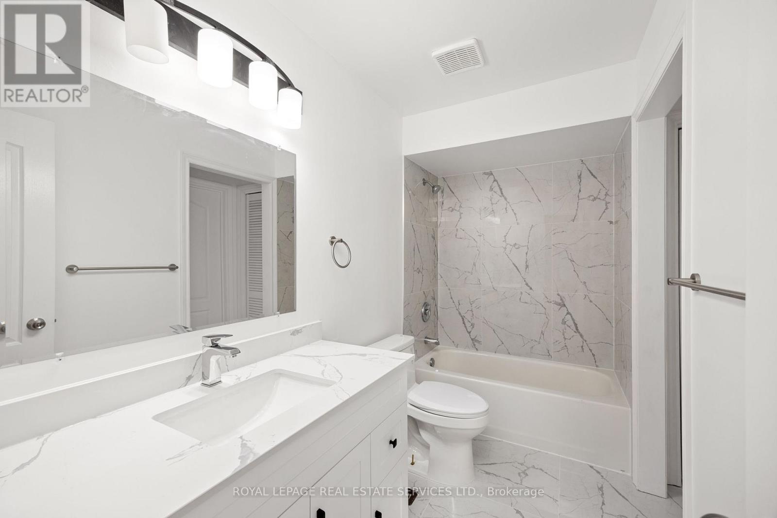 1130 Westview Terrace, Oakville, Ontario  L6M 3M1 - Photo 23 - W12357725