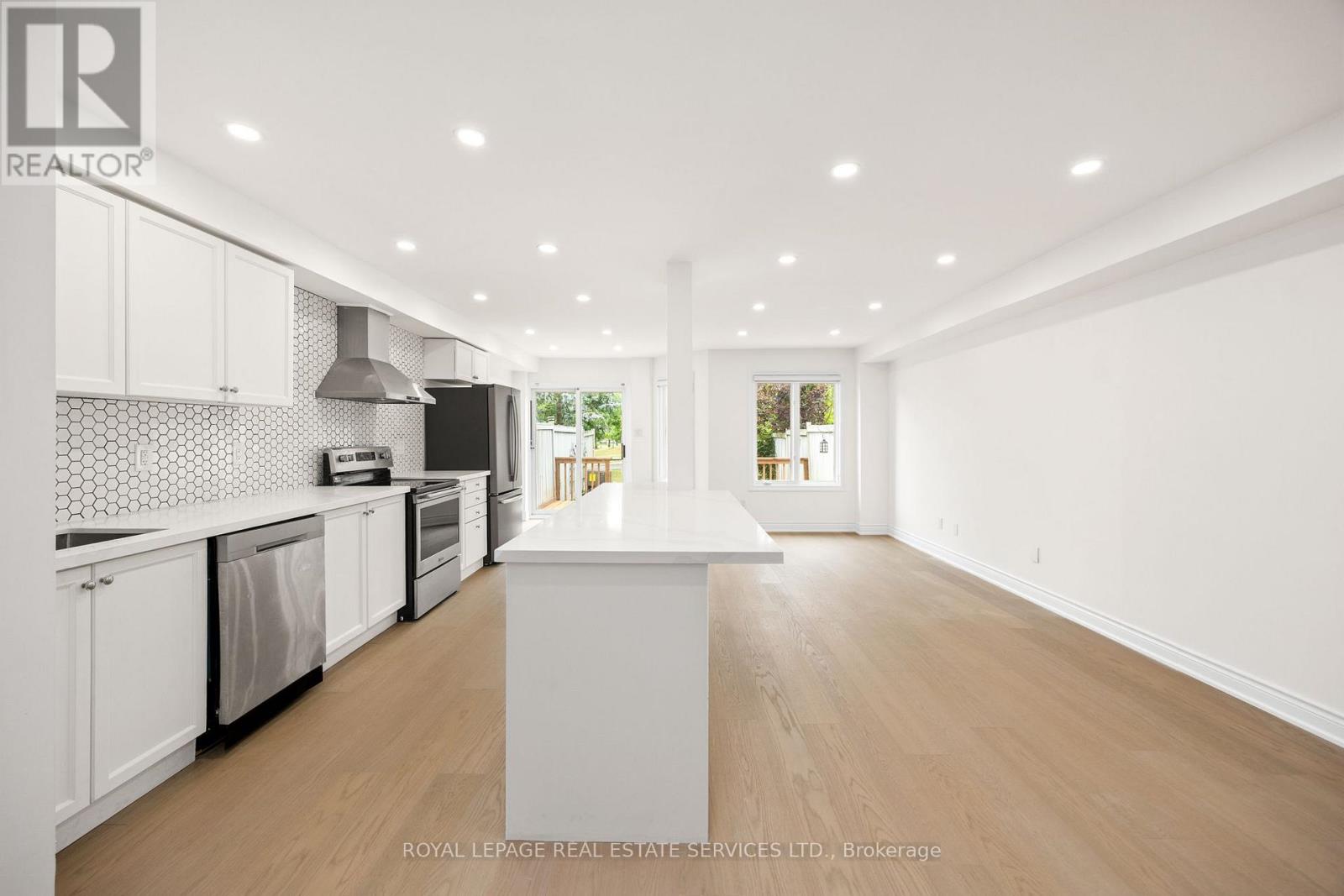 1130 Westview Terrace, Oakville, Ontario  L6M 3M1 - Photo 6 - W12357725