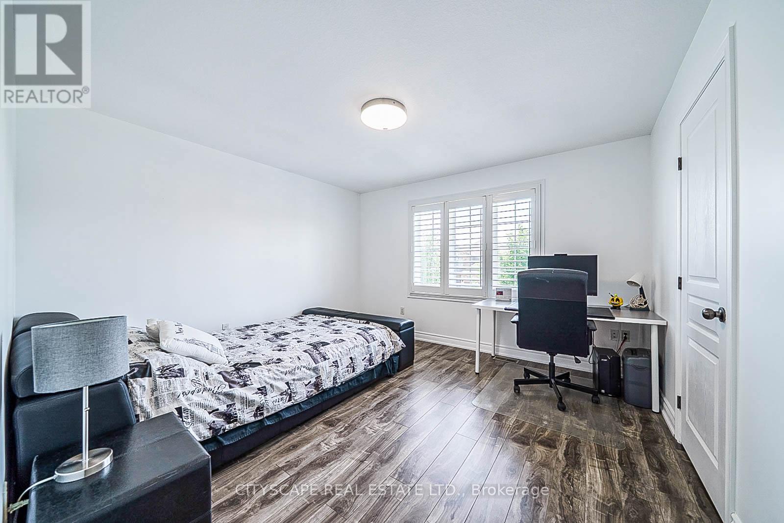 19 Staples Lane, Hamilton, Ontario  L0R 1C0 - Photo 18 - X12357730