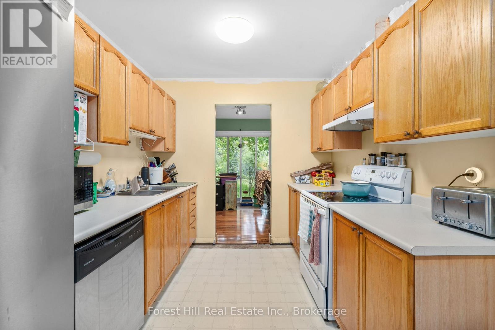 12 Crestview Drive, Huntsville, Ontario  P1H 1S8 - Photo 10 - X12357834