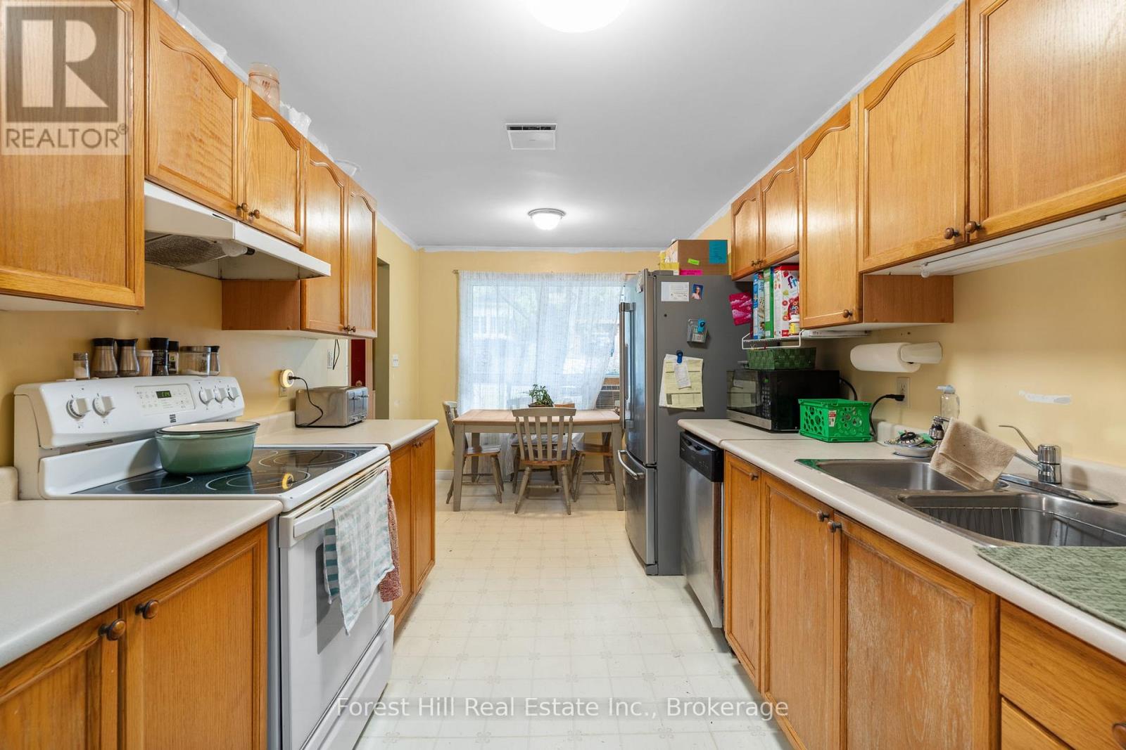 12 Crestview Drive, Huntsville, Ontario  P1H 1S8 - Photo 11 - X12357834