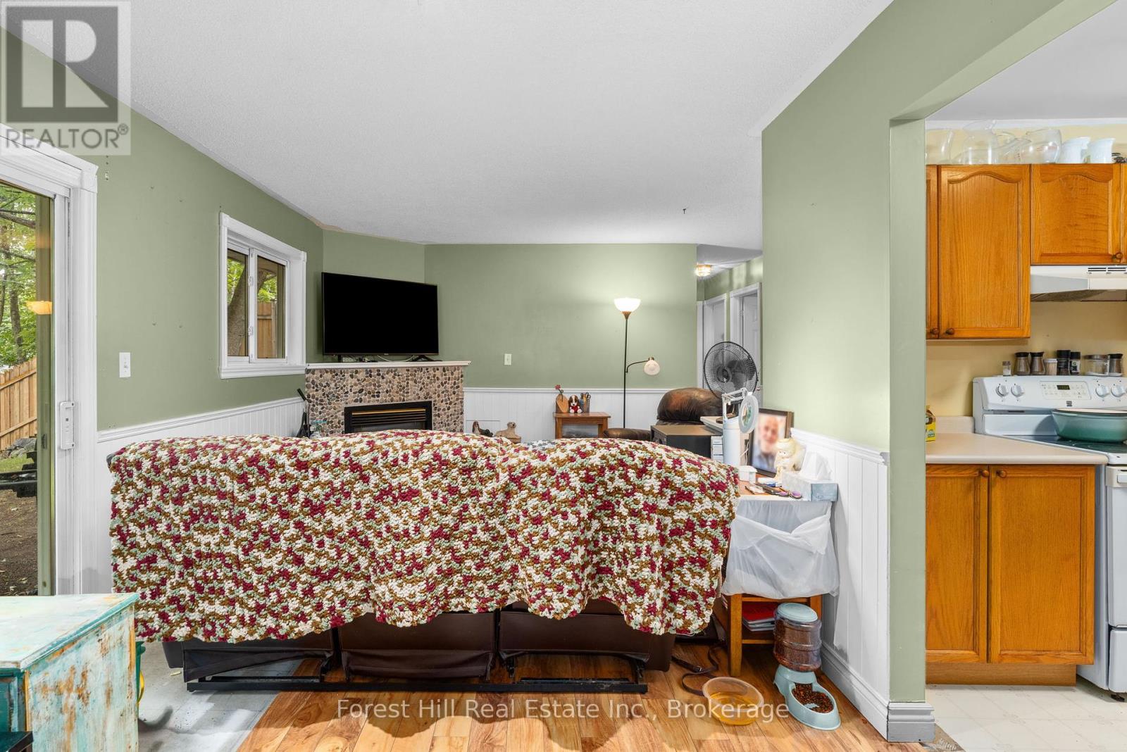 12 Crestview Drive, Huntsville, Ontario  P1H 1S8 - Photo 17 - X12357834