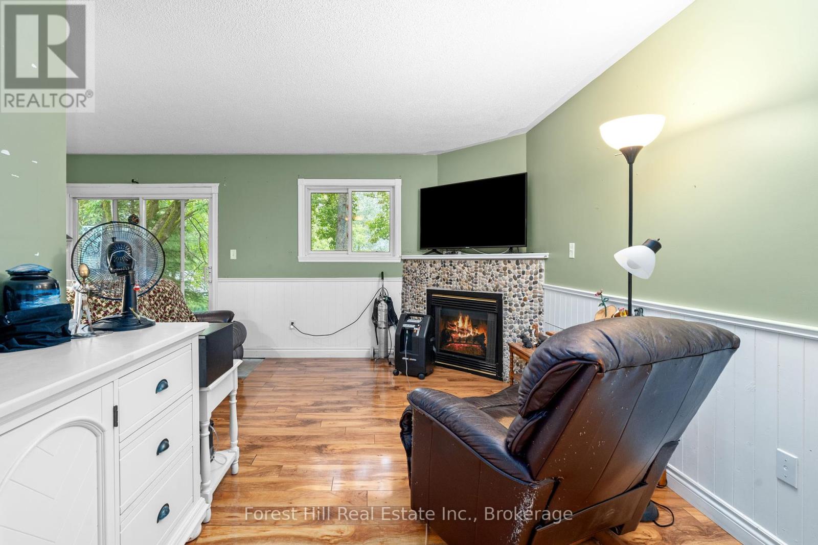 12 Crestview Drive, Huntsville, Ontario  P1H 1S8 - Photo 19 - X12357834