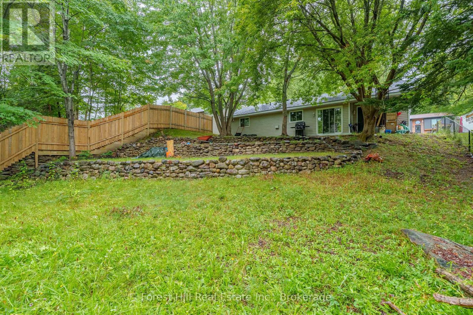 12 Crestview Drive, Huntsville, Ontario  P1H 1S8 - Photo 28 - X12357834