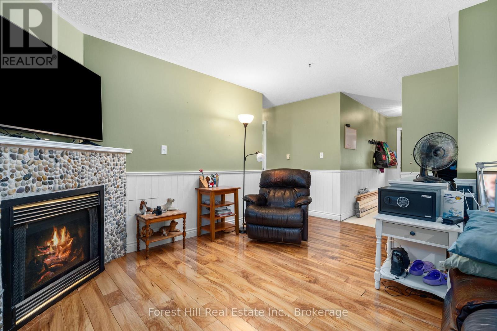 12 Crestview Drive, Huntsville, Ontario  P1H 1S8 - Photo 41 - X12357834