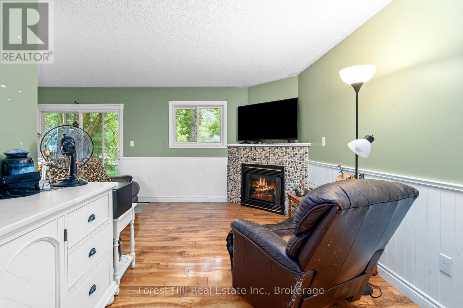 12 Crestview Drive, Huntsville, Ontario  P1H 1S8 - Photo 44 - X12357834