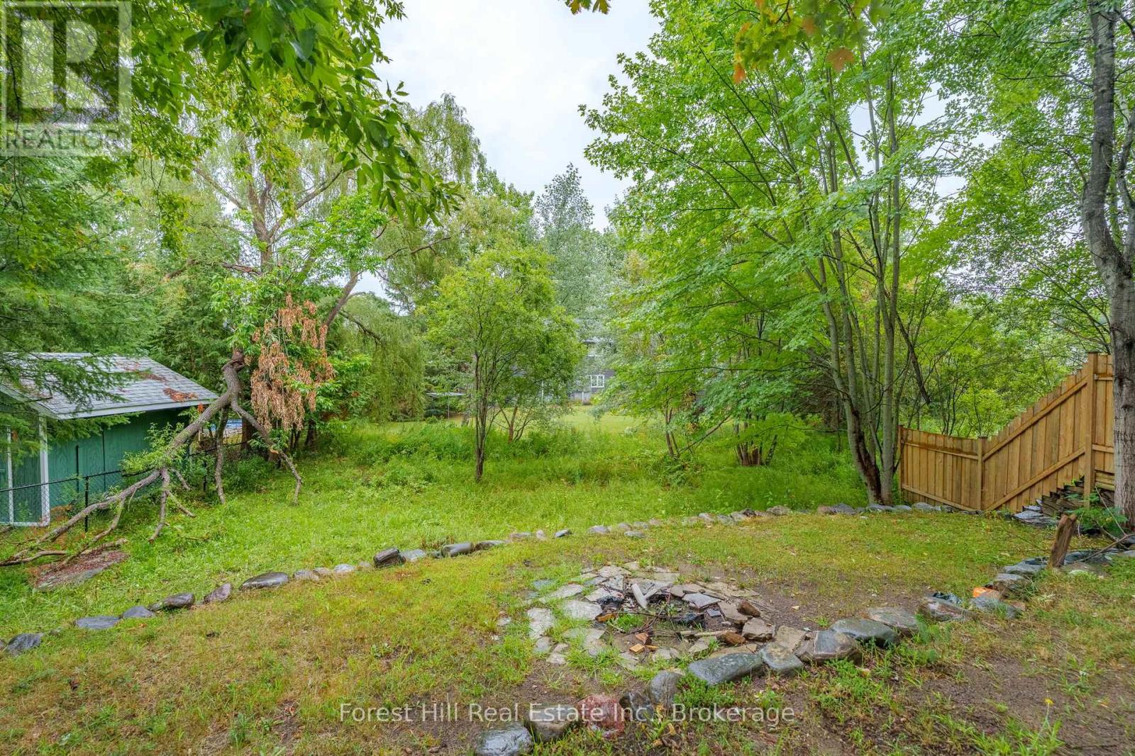 12 Crestview Drive, Huntsville, Ontario  P1H 1S8 - Photo 5 - X12357834