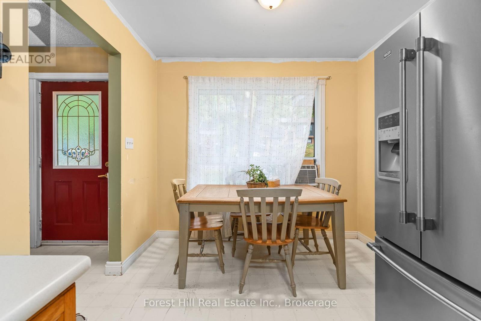 12 Crestview Drive, Huntsville, Ontario  P1H 1S8 - Photo 8 - X12357834