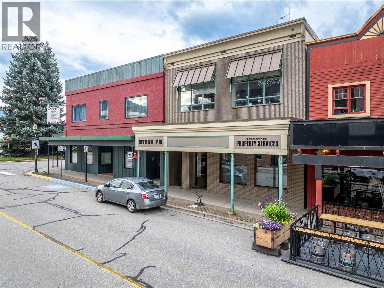 109 Second Street E, Revelstoke, British Columbia  V0E 2S0 - Photo 4 - 10359957