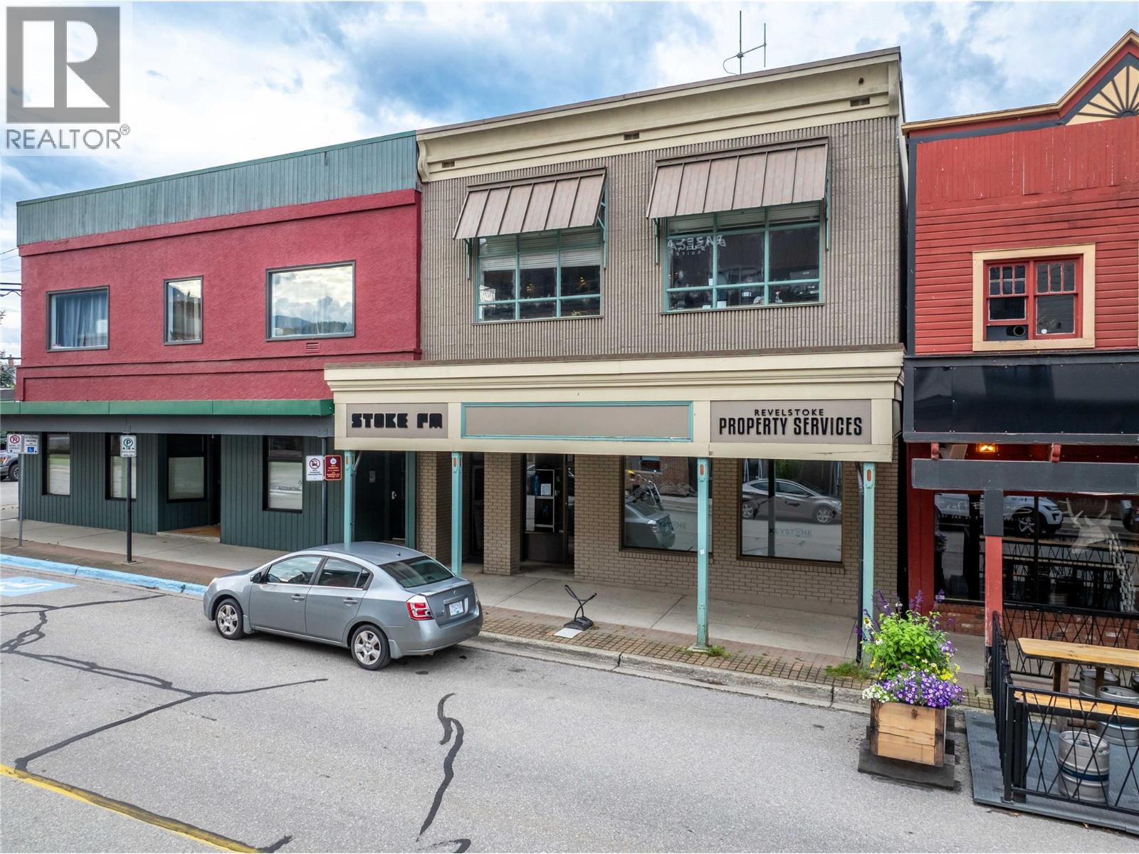109 Second Street E, Revelstoke, British Columbia  V0E 2S0 - Photo 3 - 10359957