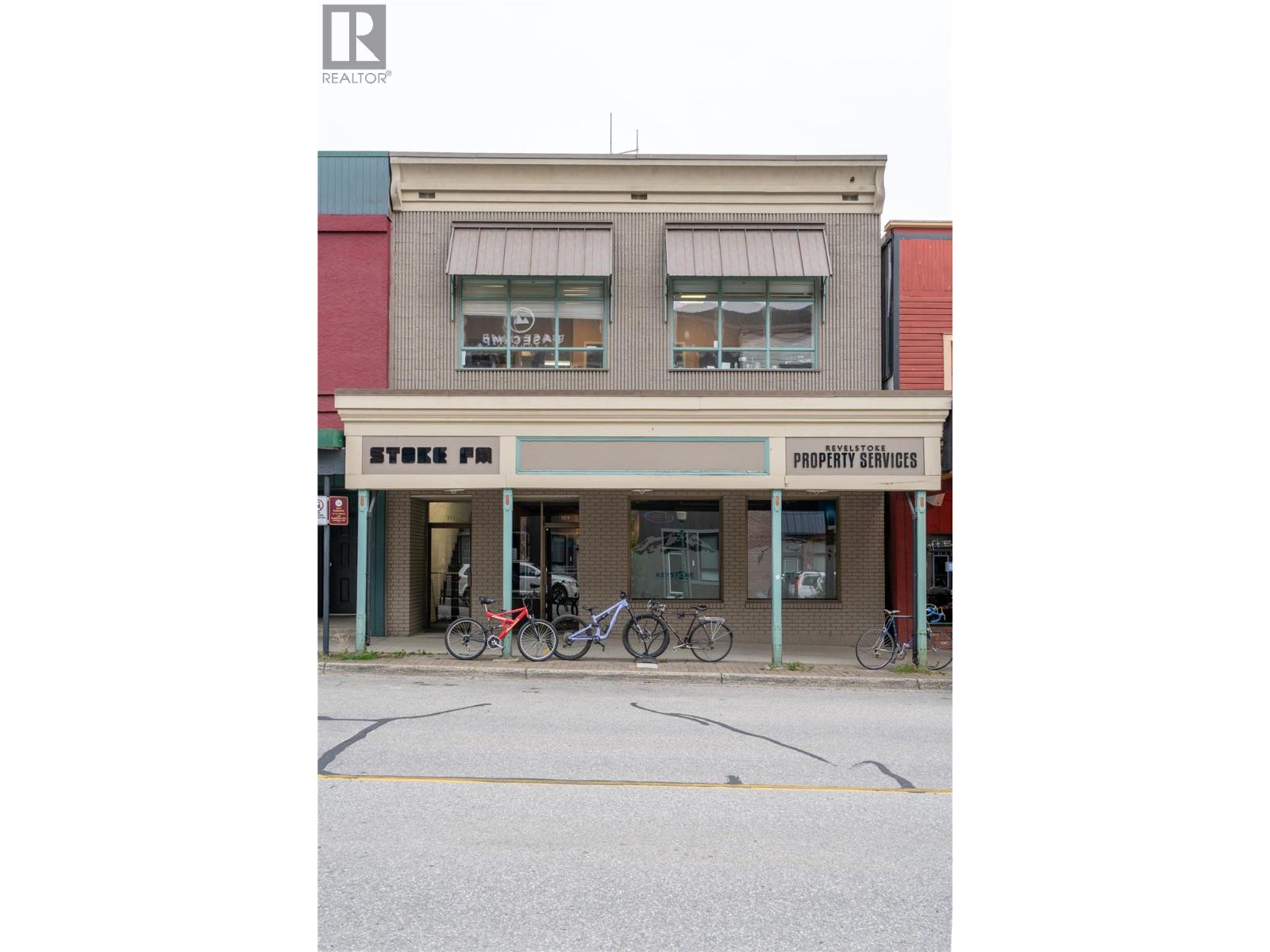 109 Second Street E, Revelstoke, British Columbia  V0E 2S0 - Photo 2 - 10359957