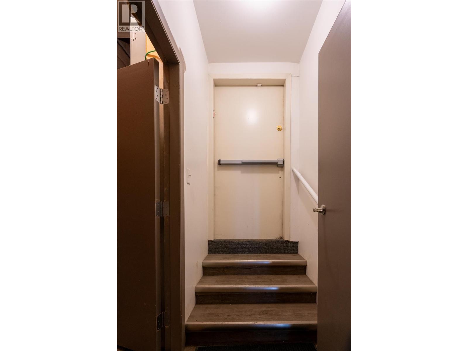 109 Second Street E, Revelstoke, British Columbia  V0E 2S0 - Photo 35 - 10359957