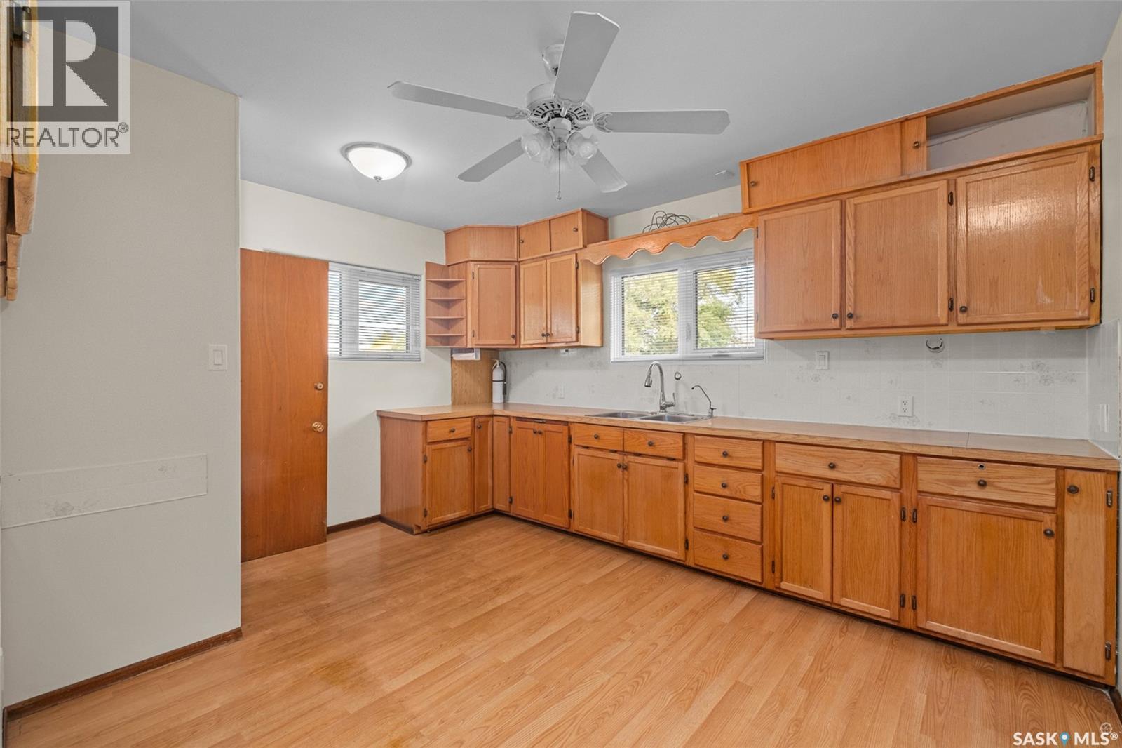 807 1st Street E, Prince Albert, Saskatchewan  S6V 0C3 - Photo 5 - SK016313