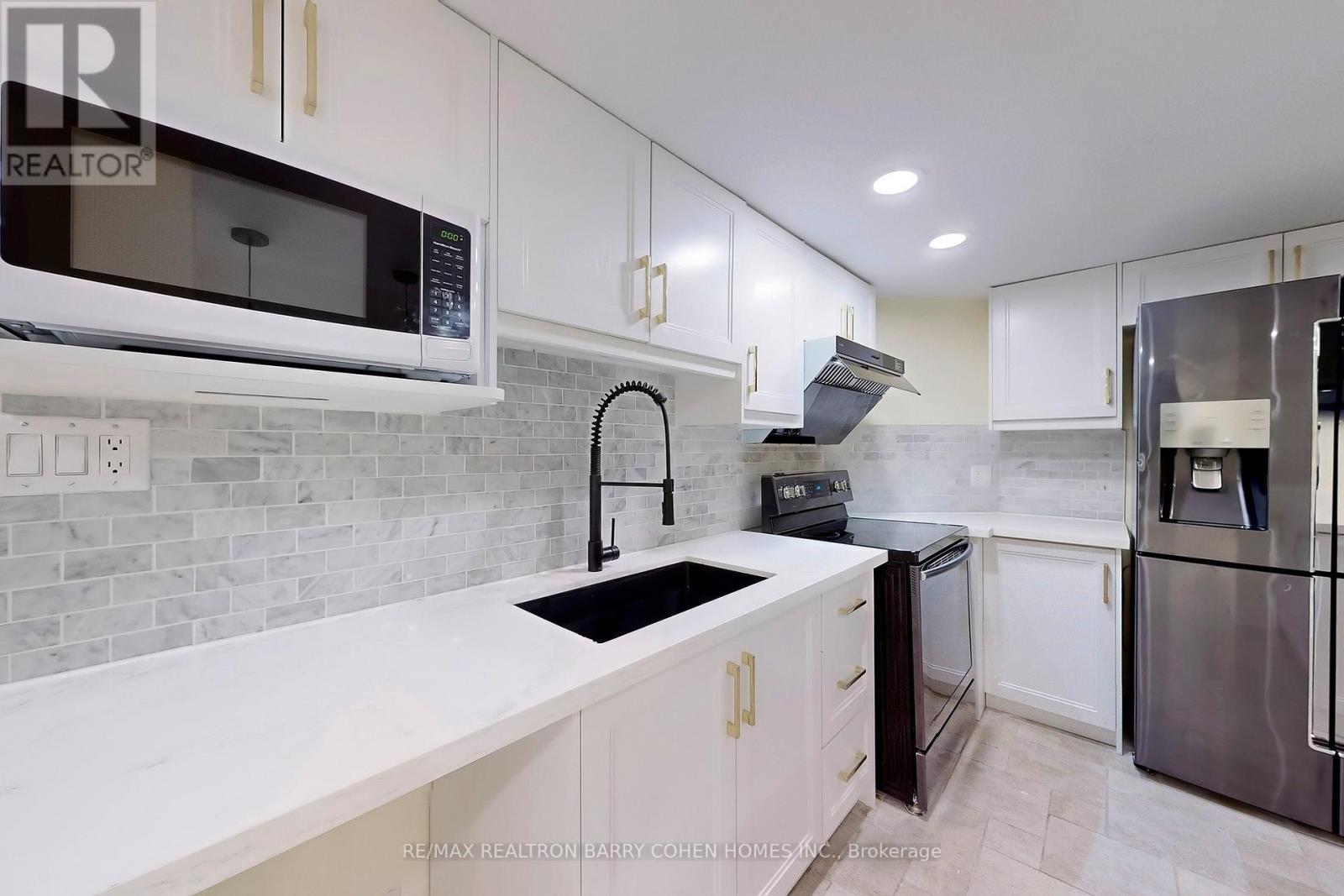 12 Larkfield Drive, Toronto, Ontario  M3B 2H1 - Photo 39 - C12357821