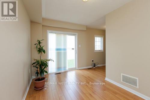 Property at 861 BOURNE CRESCENT image 4