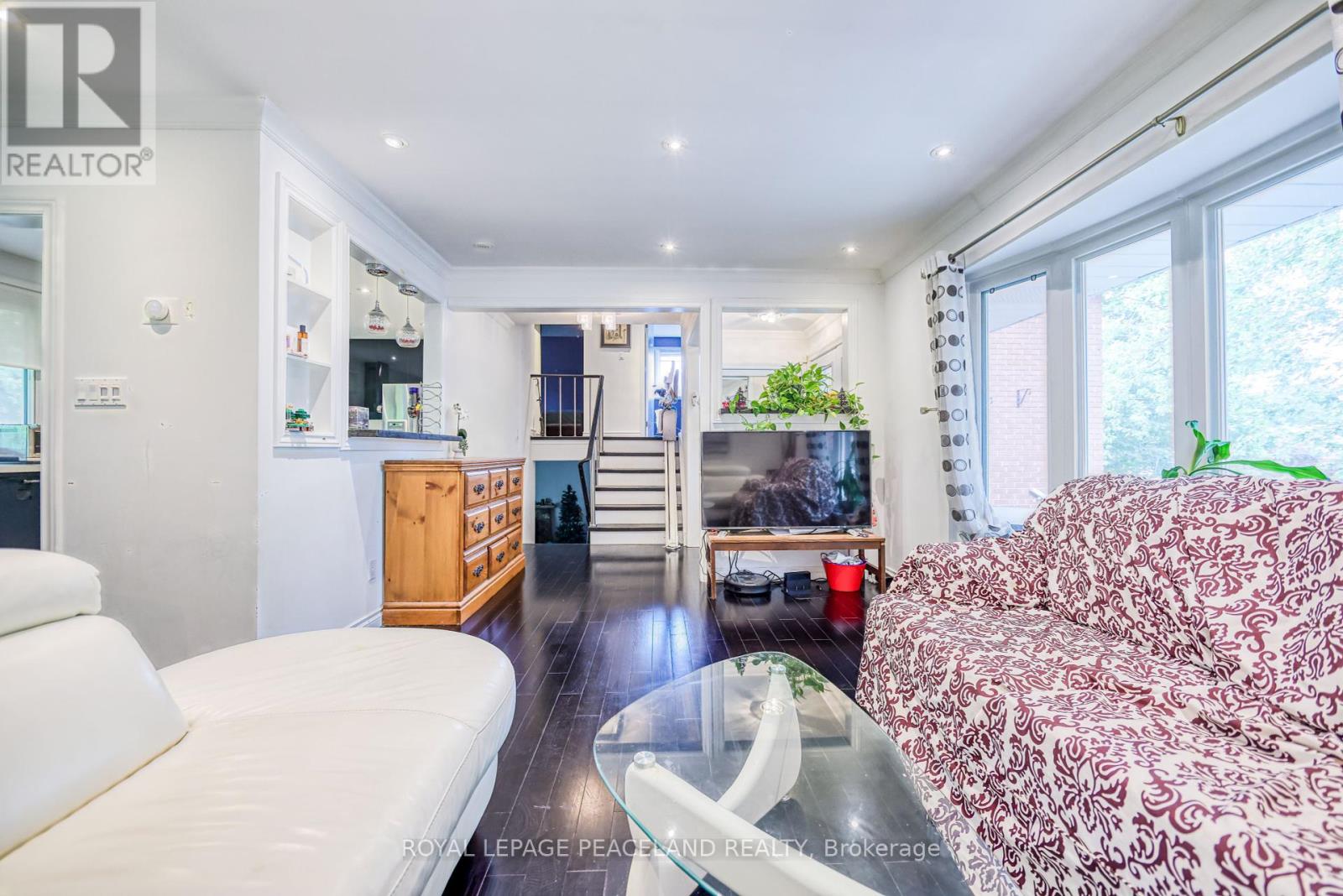 17 Willowgate Drive, Markham, Ontario  L3P 1G1 - Photo 5 - N12274966