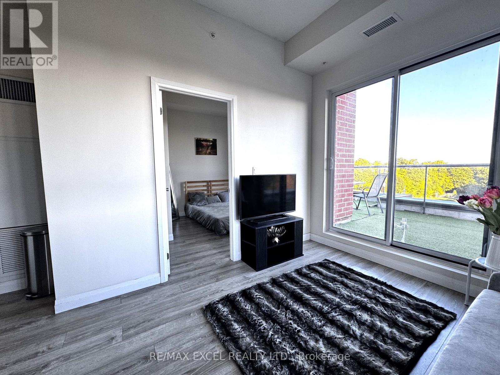 610 - 22 East Haven Drive, Toronto (Birchcliffe-Cliffside), Ontario  M1N 1M2 - Photo 4 - E12357868