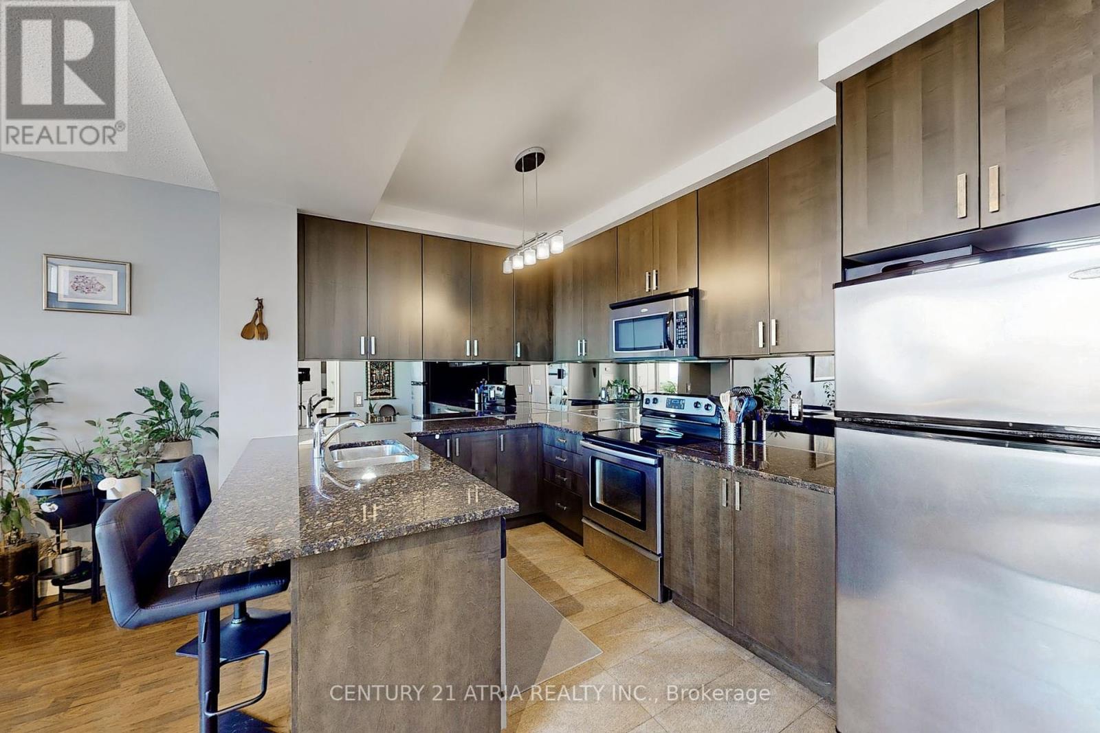 1609 - 9235 JANE STREET, Vaughan, Ontario