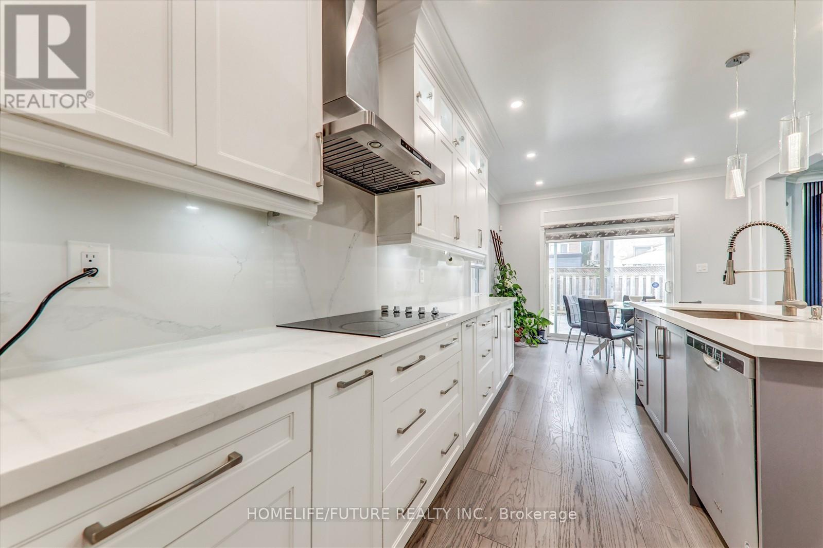 25 Donhaven Road, Markham, Ontario  L6E 1S6 - Photo 10 - N12357877