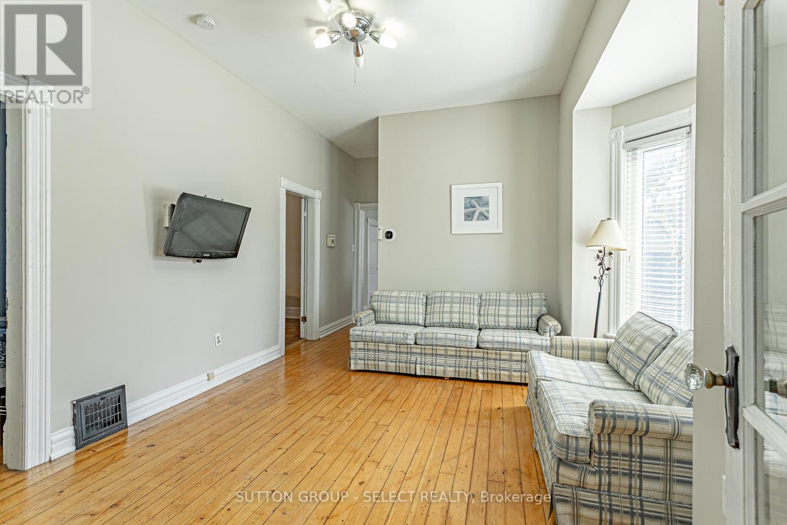 716 William Street, London East, Ontario  N5Y 2R4 - Photo 4 - X12357926
