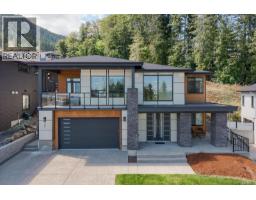 405 Colonia Dr S Ladysmith