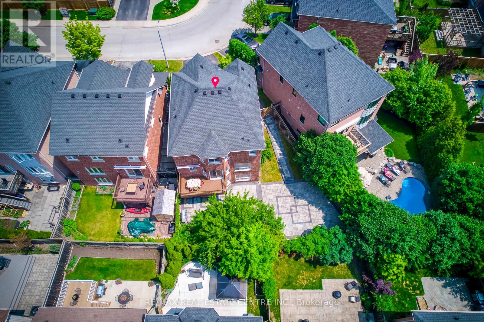 5360 Cachet Crescent, Burlington, Ontario  L7L 7N6 - Photo 2 - W12357787