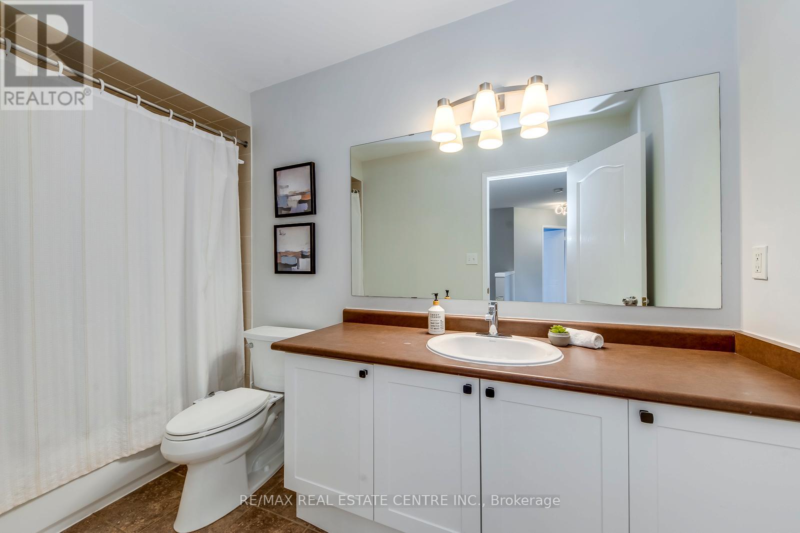 5360 Cachet Crescent, Burlington, Ontario  L7L 7N6 - Photo 31 - W12357787