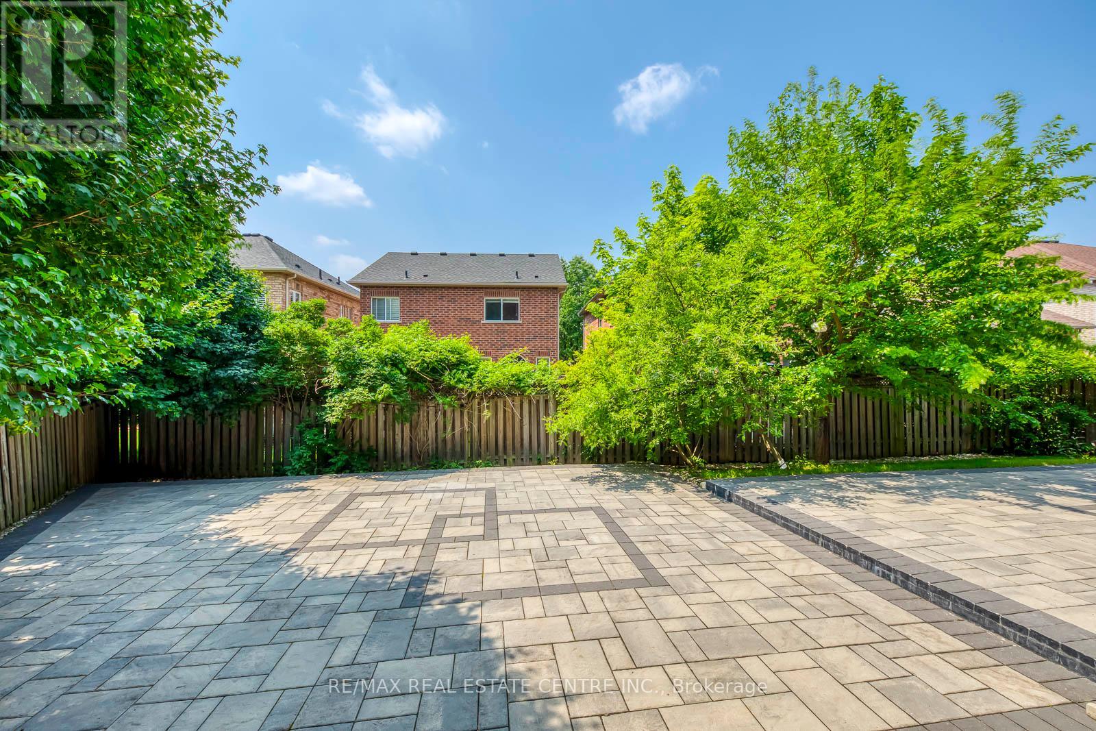 5360 Cachet Crescent, Burlington, Ontario  L7L 7N6 - Photo 38 - W12357787