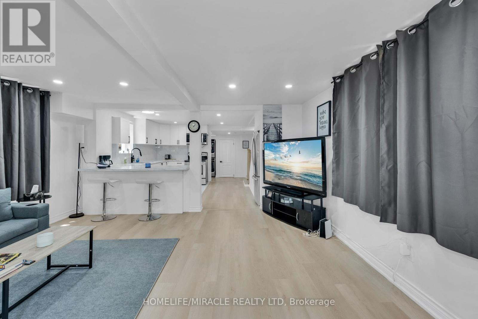 195 Randi Road, Mississauga, Ontario  L5A 1V6 - Photo 7 - W12357833