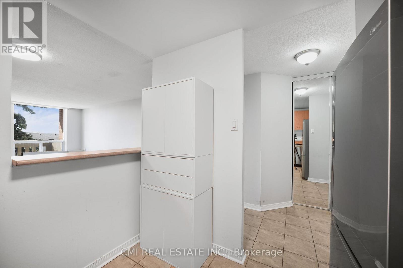 302 - 6720 Glen Erin Drive, Mississauga, Ontario  L5N 3K8 - Photo 11 - W12357884