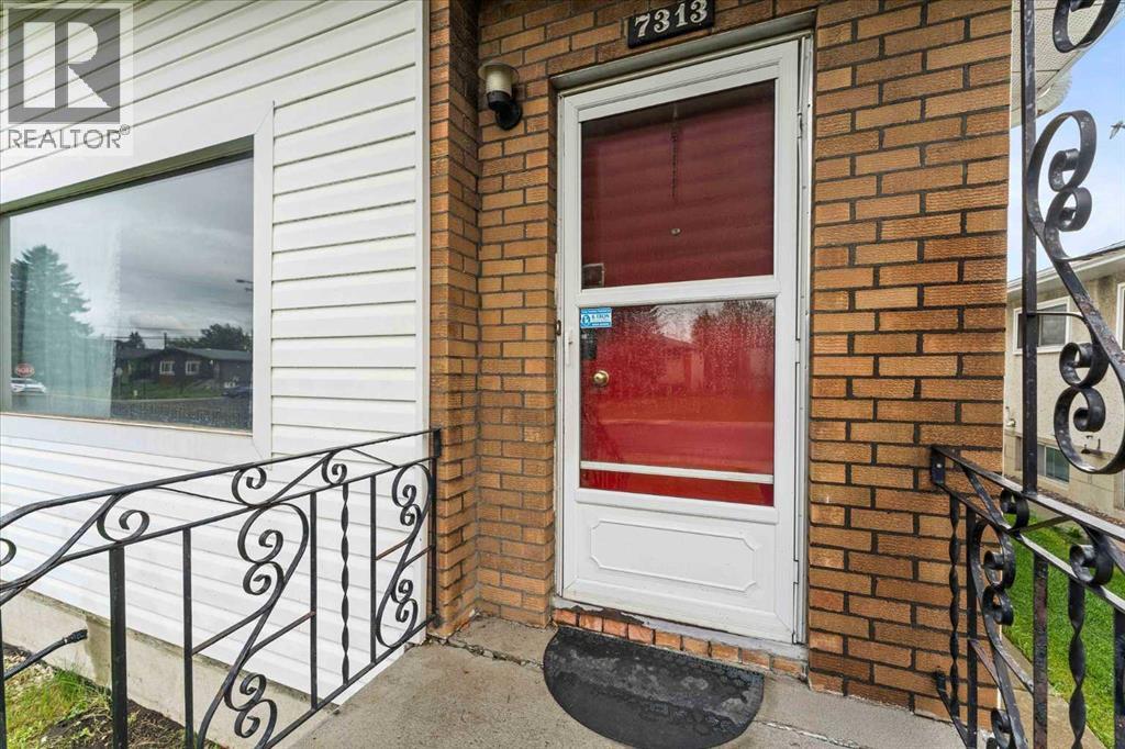 7311 / 7313 79 Avenue, Edmonton, Alberta  T6B 0C4 - Photo 4 - A2250286