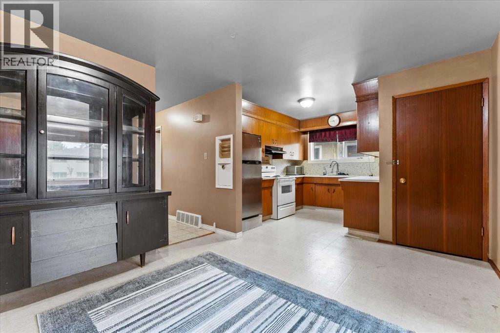 7311 / 7313 79 Avenue, Edmonton, Alberta  T6B 0C4 - Photo 10 - A2250286