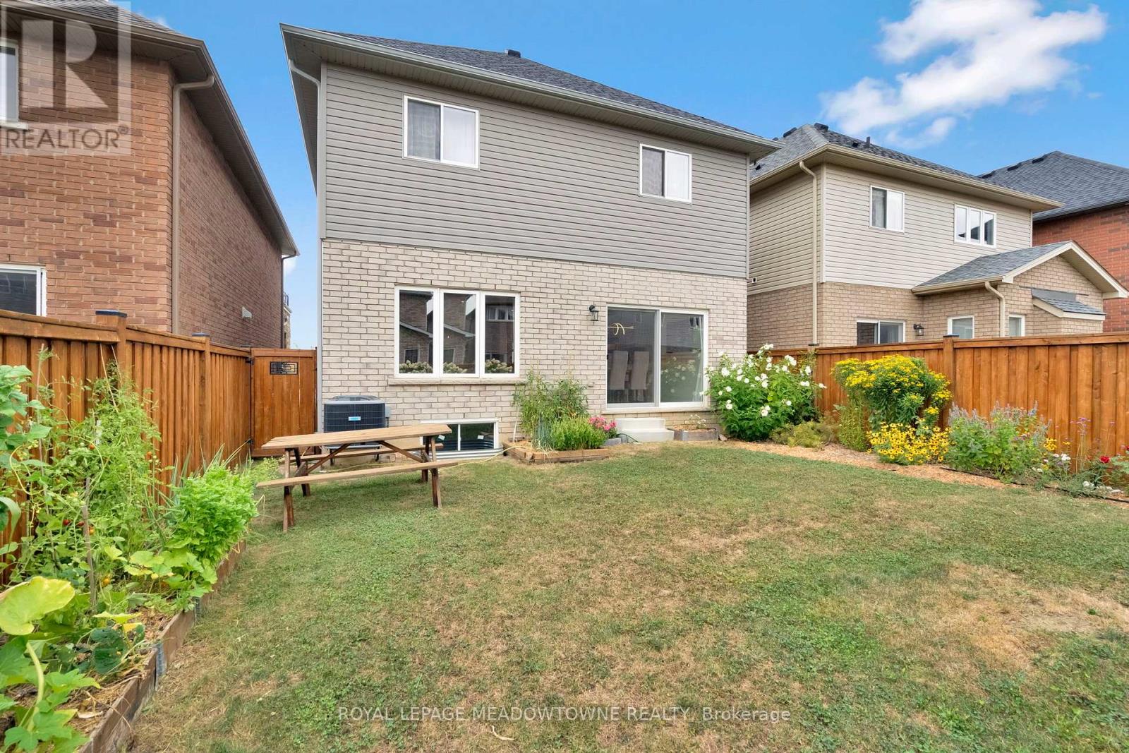 266 Dalgleish Trail, Hamilton, Ontario  L0R 1P0 - Photo 36 - X12357815