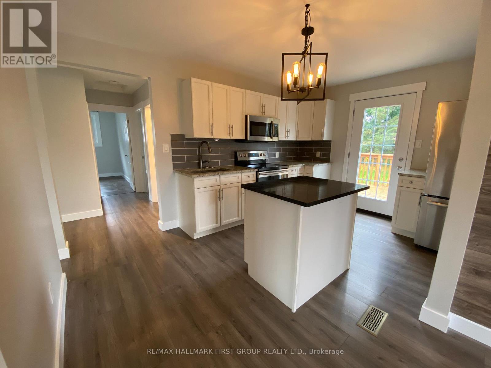 50 Champlain Avenue, Kingston (West Of Sir John A. Blvd), Ontario  K7M 3K8 - Photo 2 - X12357850