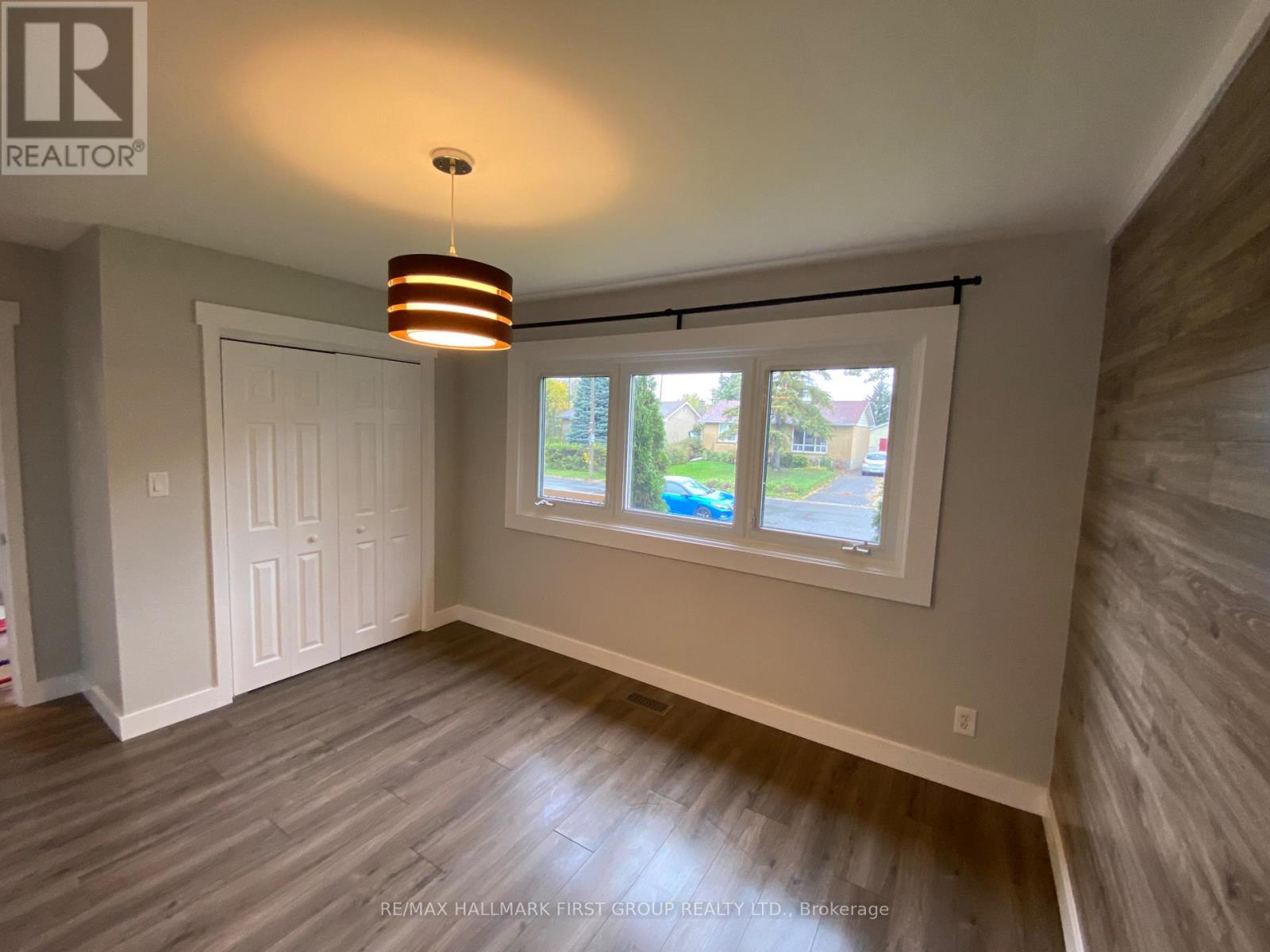 50 Champlain Avenue, Kingston (West Of Sir John A. Blvd), Ontario  K7M 3K8 - Photo 5 - X12357850