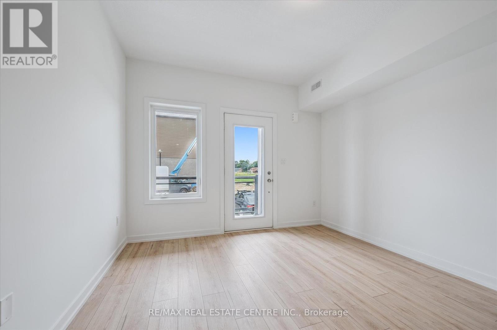 61 - 940 St. David Street N, Centre Wellington, Ontario  N1M 2W3 - Photo 6 - X12357853