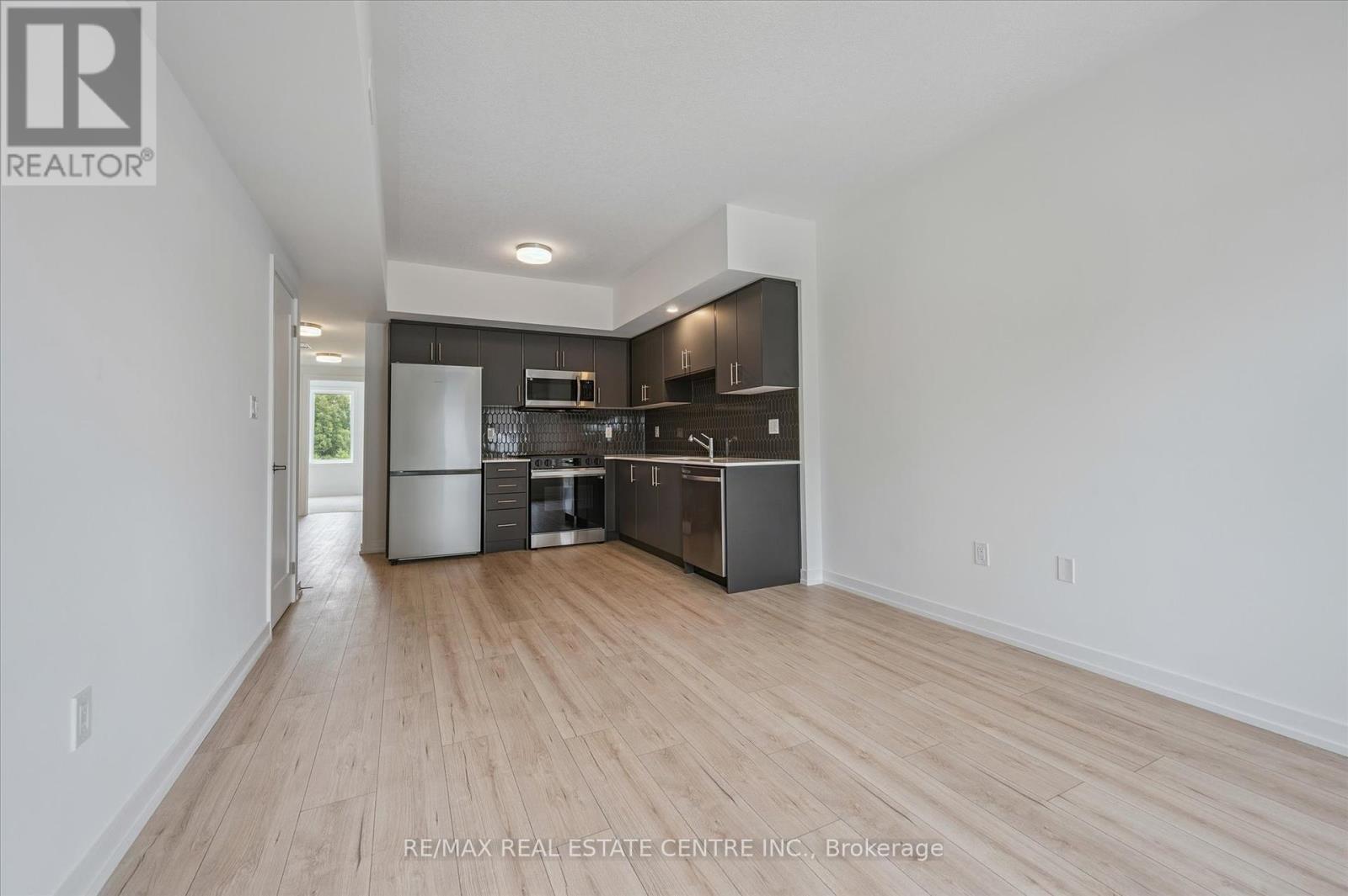 61 - 940 St. David Street N, Centre Wellington, Ontario  N1M 2W3 - Photo 8 - X12357853