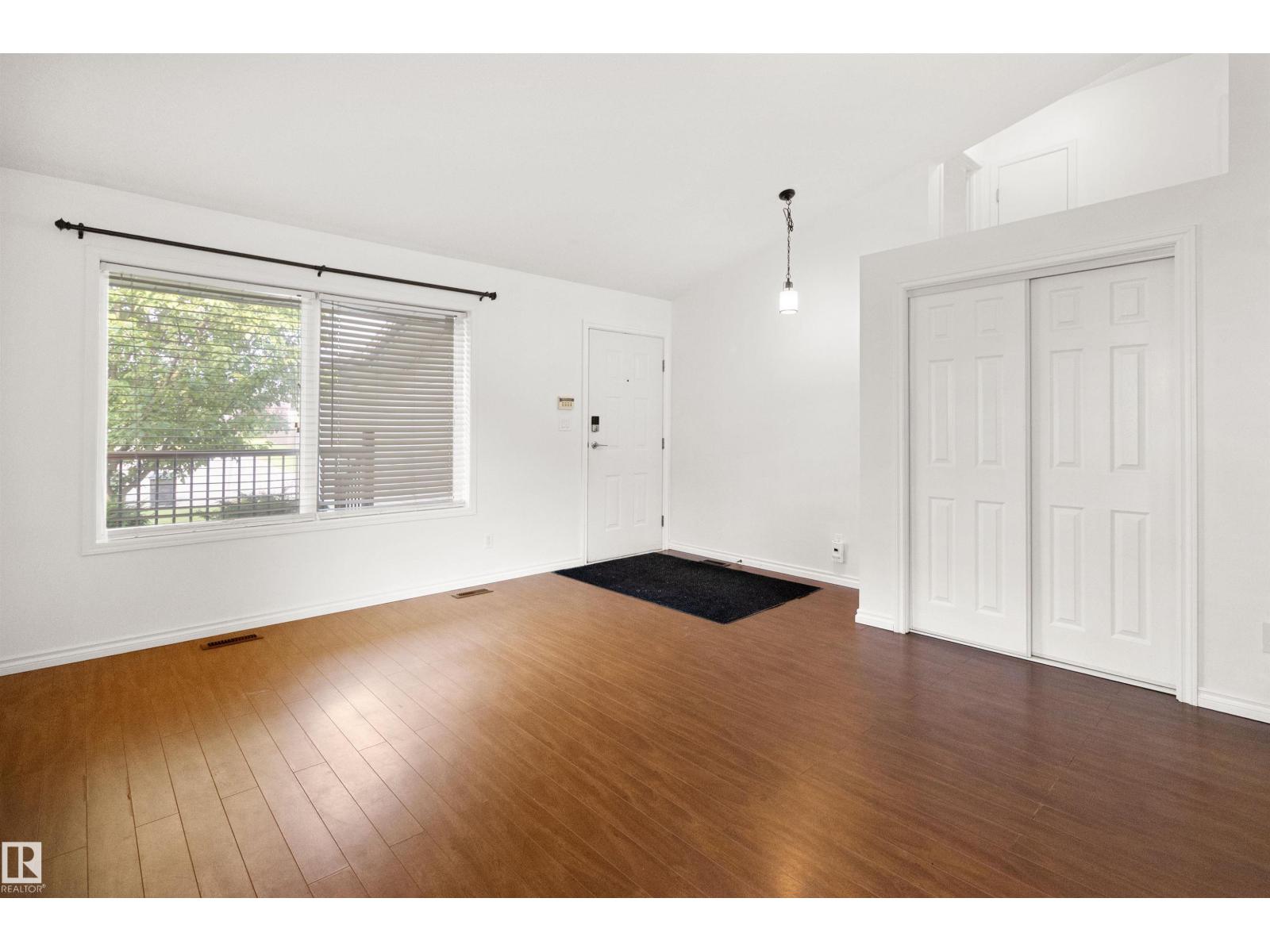 Property at 2 ASPENGLEN PL image 3