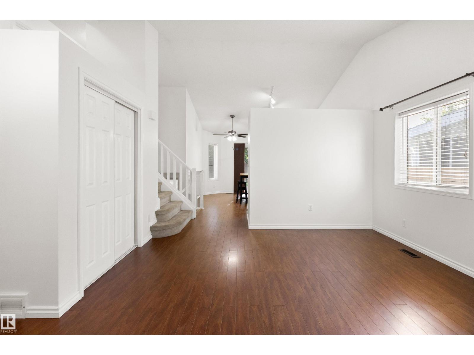 Property at 2 ASPENGLEN PL image 5