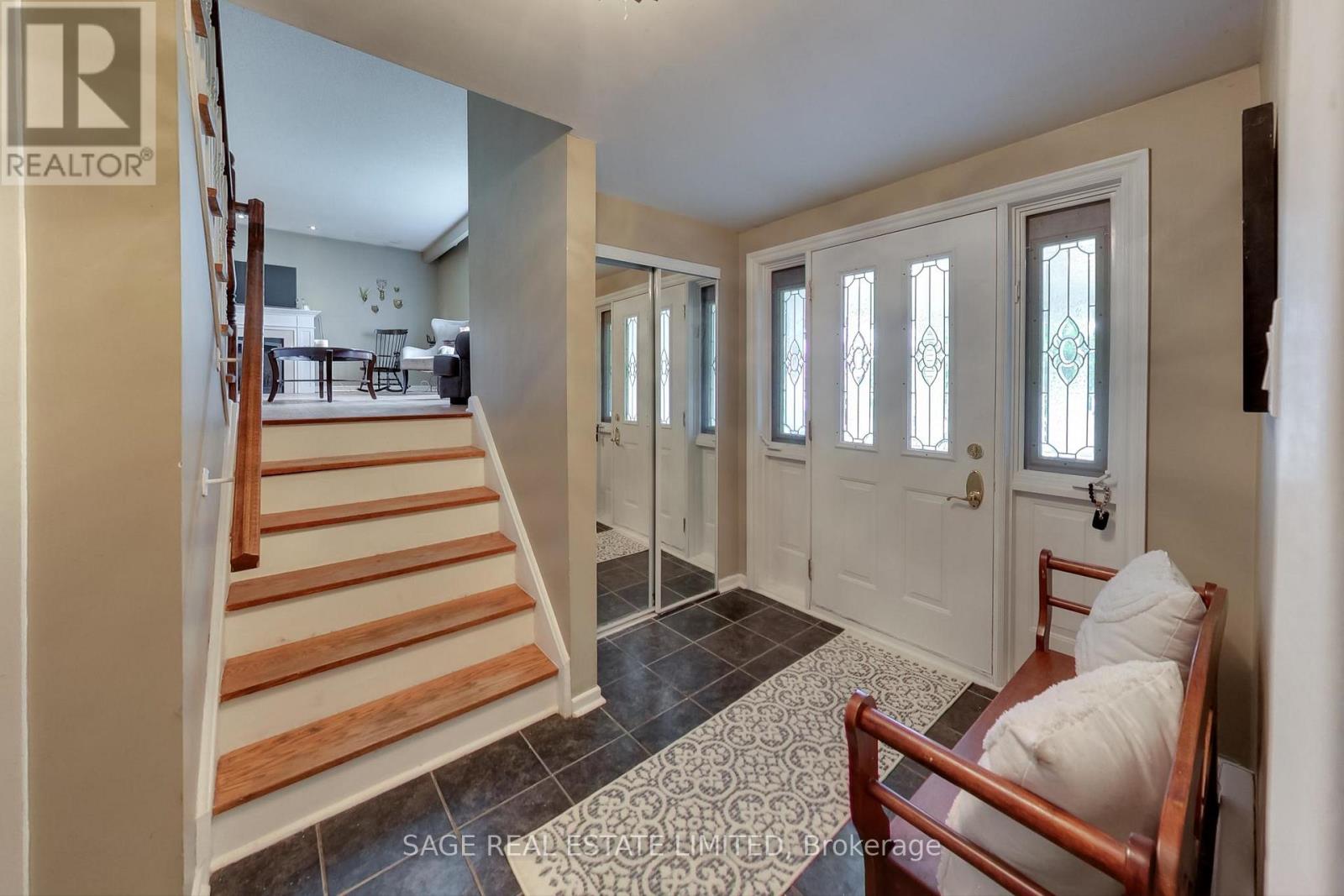 6 Dunsinane Drive, Markham, Ontario  L3T 3K2 - Photo 6 - N12357905